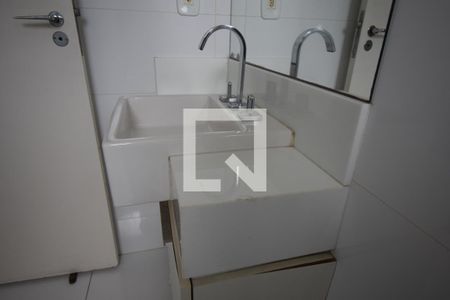 Apartamento para alugar com 90m², 2 quartos e 2 vagasDetalhe do Banheiro da Suite