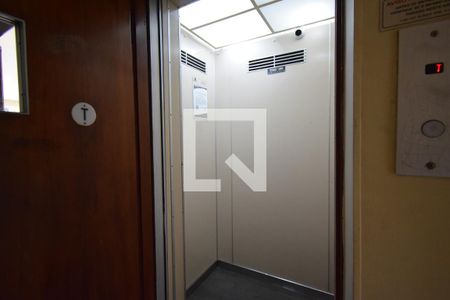 Apartamento para alugar com 90m², 2 quartos e 2 vagasElevador de serviço