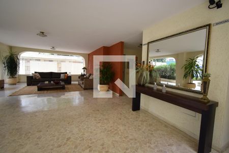 Apartamento para alugar com 90m², 2 quartos e 2 vagasHall social
