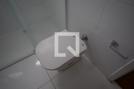 Apartamento para alugar com 90m², 2 quartos e 2 vagasDetalhe do Banheiro da Suite