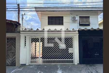 Casa para alugar com 380m², 3 quartos e 2 vagasFachada