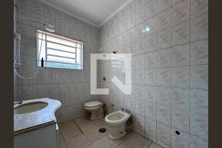 Casa para alugar com 380m², 3 quartos e 2 vagasBanheiro Social