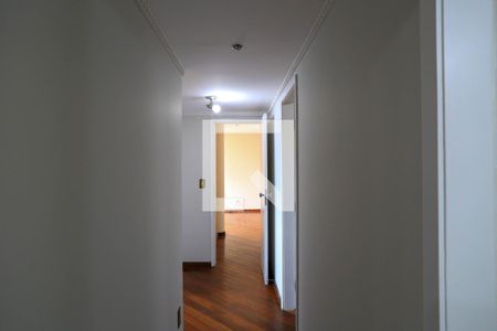 Corredor de apartamento para alugar com 3 quartos, 107m² em Ipiranga, Belo Horizonte