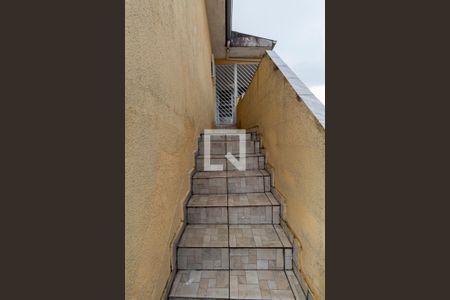 Casa para alugar com 40m², 1 quarto e sem vaga Casa para alugar com 40m², 1 quarto e sem vagaEscada Entrada