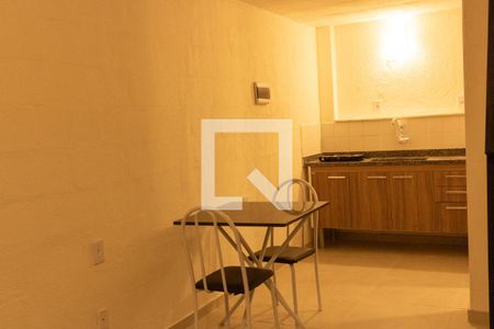 Sala/Cozinha de kitnet/studio para alugar com 1 quarto, 25m² em Cidade Nova, Rio de Janeiro