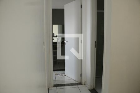 Corredor para os quartos de apartamento para alugar com 2 quartos, 50m² em Bom Retiro, São Paulo