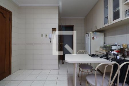 Apartamento à venda com 138m², 4 quartos e 2 vagasCozinha