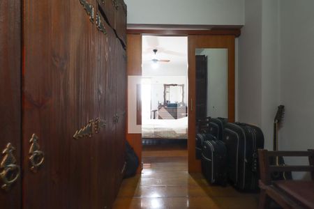 Apartamento à venda com 138m², 4 quartos e 2 vagasCloset da suíte 1