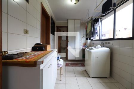 Apartamento à venda com 138m², 4 quartos e 2 vagasLavanderia