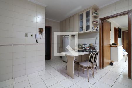 Apartamento à venda com 138m², 4 quartos e 2 vagasCozinha