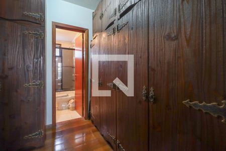 Apartamento à venda com 138m², 4 quartos e 2 vagasCloset da suíte 1