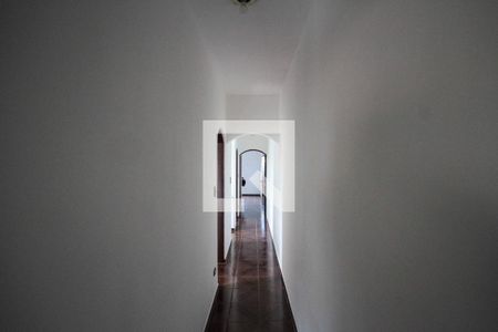 Corredor de casa para alugar com 3 quartos, 130m² em Vila Ivg, São Paulo
