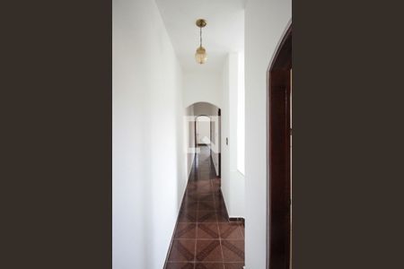 Corredor de casa para alugar com 3 quartos, 130m² em Vila Ivg, São Paulo
