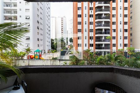 Apartamento à venda com 132m², 3 quartos e 2 vagasVaranda Quarto 2