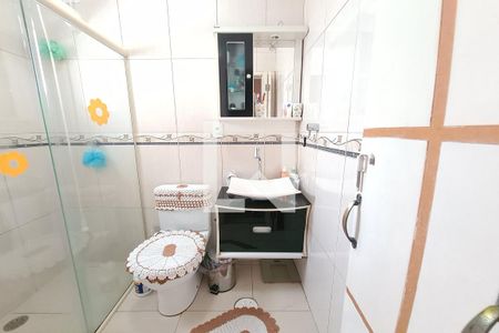 Casa à venda com 110m², 2 quartos e 2 vagasBanheiro