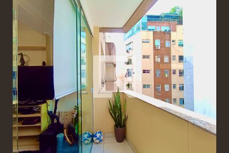 Apartamento para alugar com 95m², 1 quarto e 1 vagaVaranda