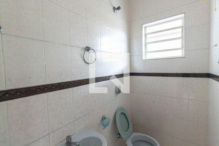 Casa à venda com 240m², 4 quartos e 4 vagas Casa à venda com 240m², 4 quartos e 4 vagasBanheiro 4