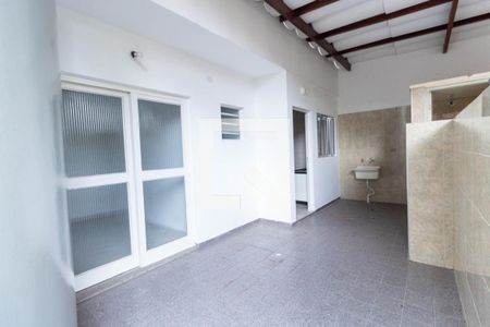 Casa à venda com 240m², 4 quartos e 4 vagas Casa à venda com 240m², 4 quartos e 4 vagasLavanderia 2