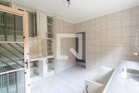 Casa à venda com 240m², 4 quartos e 4 vagas Casa à venda com 240m², 4 quartos e 4 vagasCozinha 1