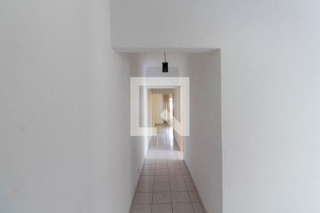 Casa à venda com 240m², 4 quartos e 4 vagas Casa à venda com 240m², 4 quartos e 4 vagasCorredor