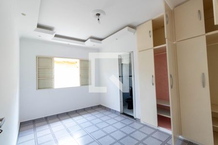 Casa à venda com 240m², 4 quartos e 4 vagas Casa à venda com 240m², 4 quartos e 4 vagasQuarto Suíte 2