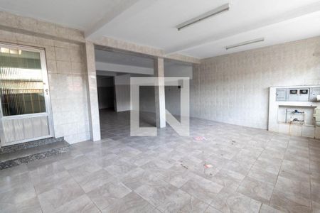 Casa à venda com 240m², 4 quartos e 4 vagas Casa à venda com 240m², 4 quartos e 4 vagasGaragem