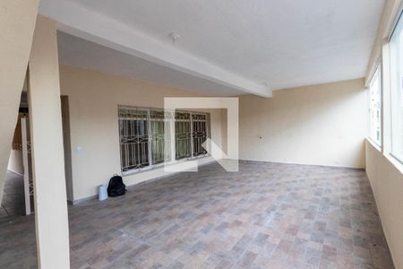 Casa à venda com 240m², 4 quartos e 4 vagas Casa à venda com 240m², 4 quartos e 4 vagasQuintal