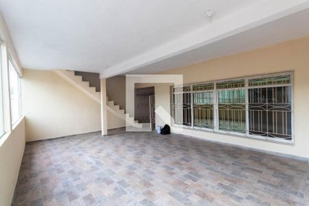 Casa à venda com 240m², 4 quartos e 4 vagas Casa à venda com 240m², 4 quartos e 4 vagasQuintal