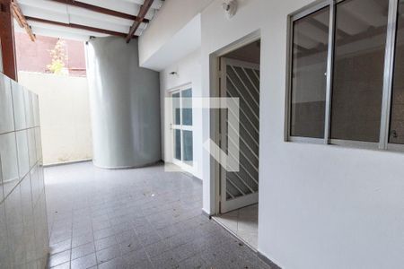 Casa à venda com 240m², 4 quartos e 4 vagas Casa à venda com 240m², 4 quartos e 4 vagasLavanderia 2