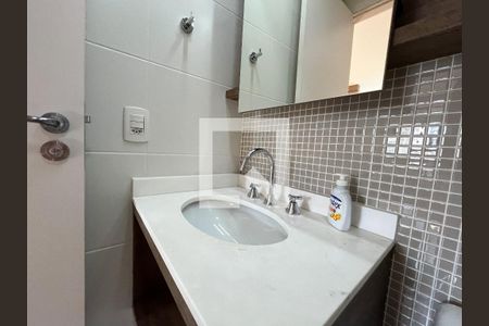 Banheiro Social de apartamento para alugar com 1 quarto, 63m² em Vila da Saúde, São Paulo