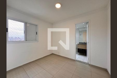 Apartamento à venda com 83m², 2 quartos e 2 vagas Apartamento à venda com 83m², 2 quartos e 2 vagasSuite