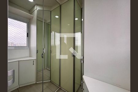 Apartamento à venda com 83m², 2 quartos e 2 vagas Apartamento à venda com 83m², 2 quartos e 2 vagasCloset da suíte