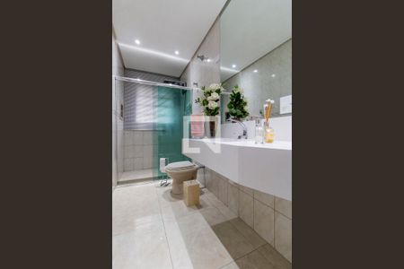 Casa à venda com 180m², 3 quartos e 2 vagasBanheiro 