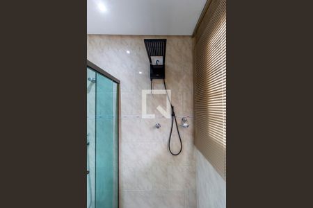 Casa à venda com 180m², 3 quartos e 2 vagasBanheiro  Suíte 