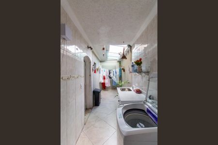 Casa à venda com 180m², 3 quartos e 2 vagasÁrea de Serviço