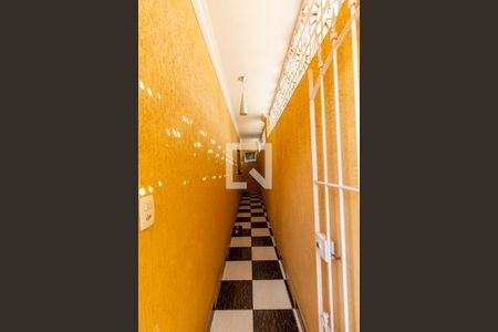 Casa à venda com 180m², 3 quartos e 2 vagasCorredor 