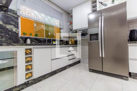 Casa à venda com 180m², 3 quartos e 2 vagasCozinha 