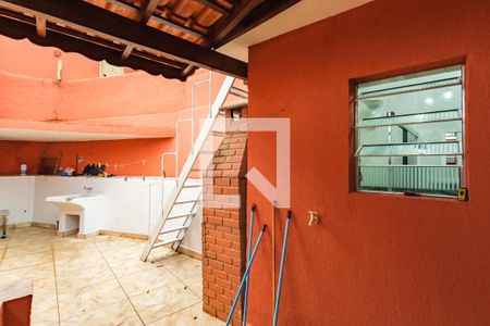 Casa à venda com 180m², 3 quartos e 2 vagas Casa à venda com 180m², 3 quartos e 2 vagasQuintal