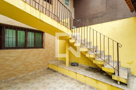 Casa à venda com 180m², 3 quartos e 2 vagas Casa à venda com 180m², 3 quartos e 2 vagasPátio interno