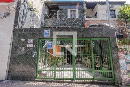 Casa à venda com 169m², 3 quartos e 1 vaga Casa à venda com 169m², 3 quartos e 1 vagaFachada