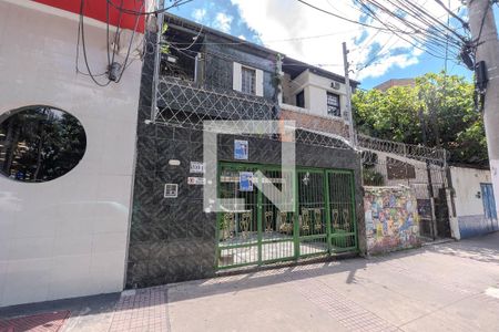 Casa à venda com 169m², 3 quartos e 1 vaga Casa à venda com 169m², 3 quartos e 1 vagaFachada