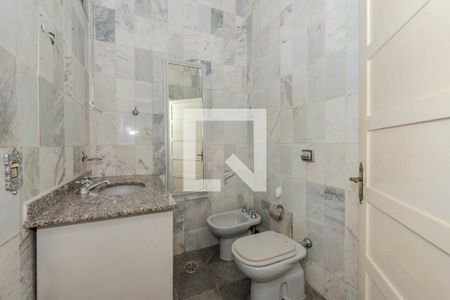 Casa à venda com 169m², 3 quartos e 1 vaga Casa à venda com 169m², 3 quartos e 1 vagaBanheiro