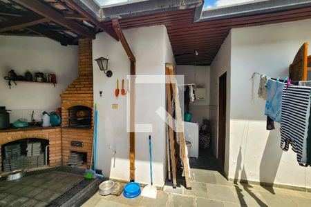 Casa à venda com 208m², 3 quartos e 4 vagasQuintal