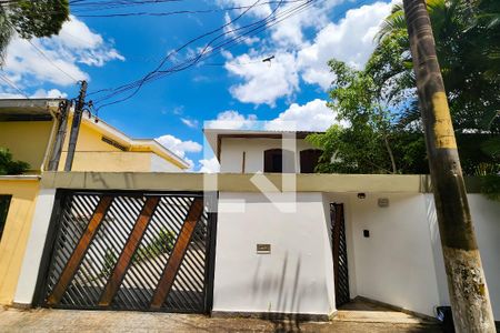 Casa à venda com 208m², 3 quartos e 4 vagasFachada