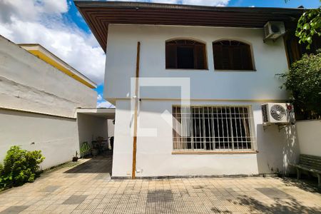 Casa à venda com 208m², 3 quartos e 4 vagasGaragem