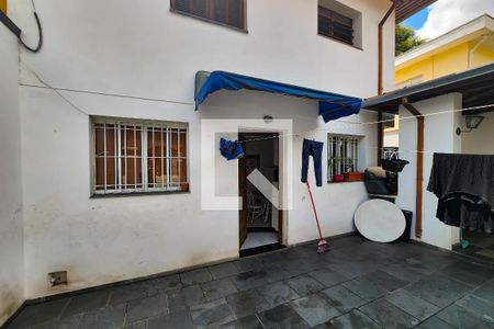 Casa à venda com 208m², 3 quartos e 4 vagasQuintal