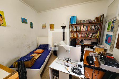 Casa à venda com 208m², 3 quartos e 4 vagasQuarto dos fundos