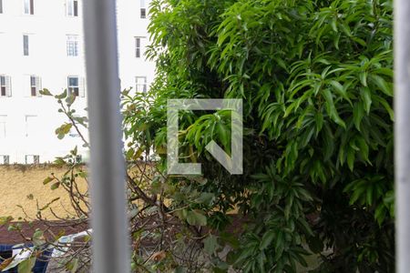 Vista Quarto 2 de apartamento para alugar com 2 quartos, 46m² em Conjunto Residencial José Bonifácio, São Paulo