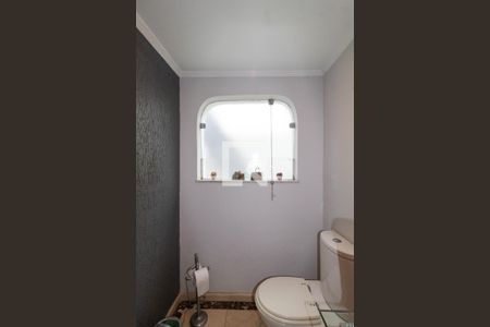 Casa à venda com 385m², 5 quartos e 6 vagas Casa à venda com 385m², 5 quartos e 6 vagasLavabo