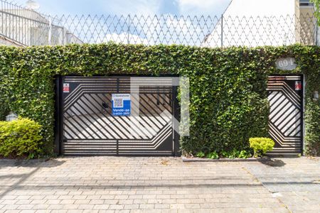 Casa à venda com 385m², 5 quartos e 6 vagas Casa à venda com 385m², 5 quartos e 6 vagasFachada com a Plaquinha Instalada